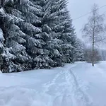 Peaceful Forest Getaway Nyaraló