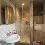 Peaceful Forest Getaway Nyaraló